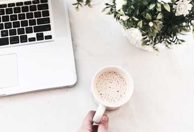 四川峨边县滚石砸中农户，造成3人受伤1人被埋